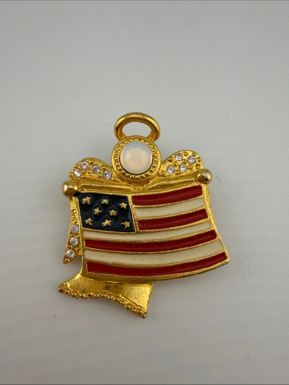 Patriotic vintage Gold-Tone American Flag Brooch with Red, White & Blue Enamel